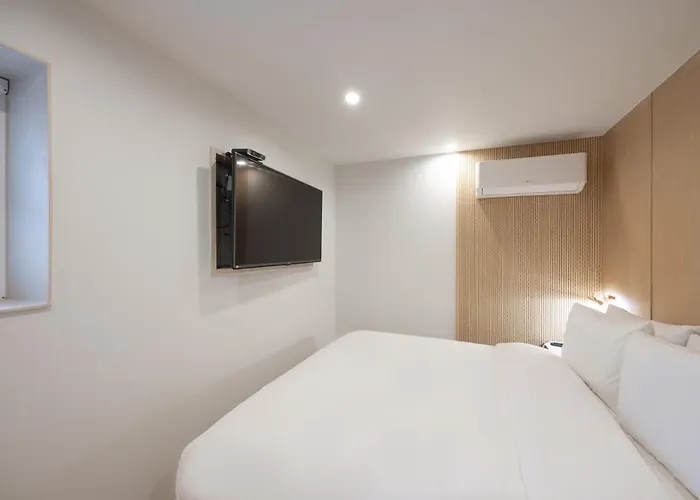 Bellus Hotel 2*