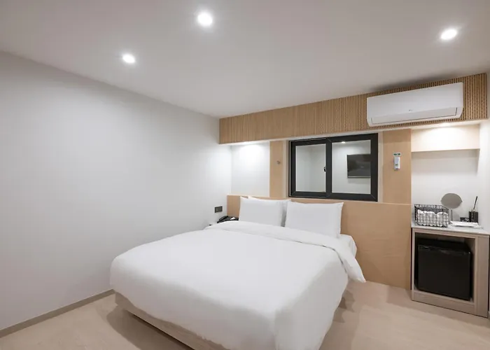 Bellus Hotel 2*