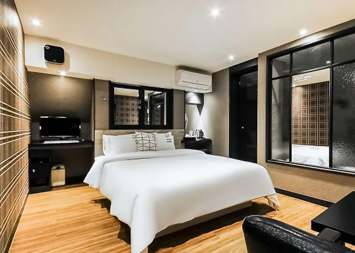 Bellus Hotel 2*
