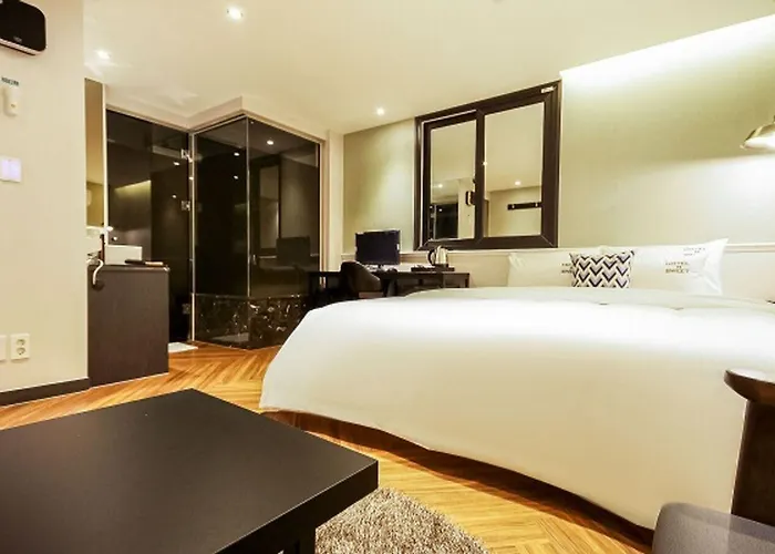 Bellus Hotel 2*