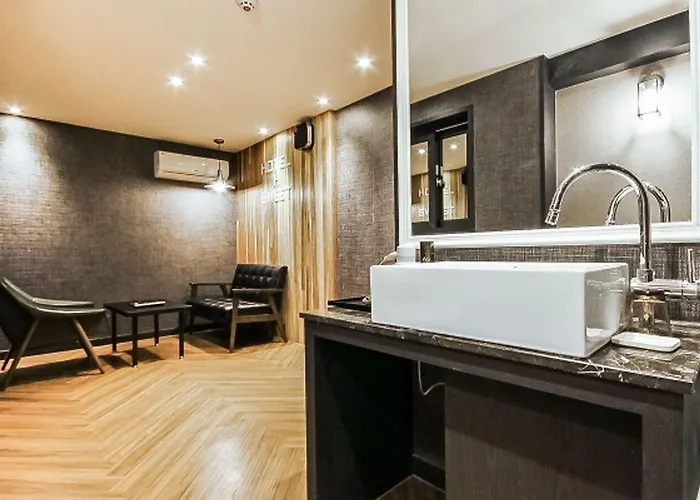 Bellus Hotel 2*